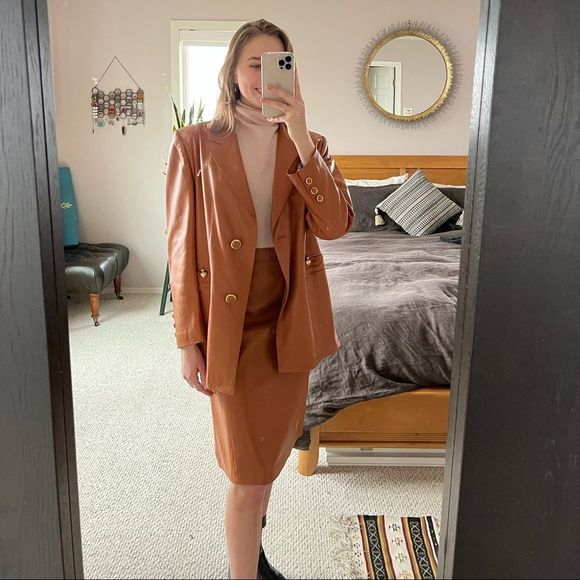 Handmade in Spain, Leather Set, with silk lining and heart details - Picture 5 of 9